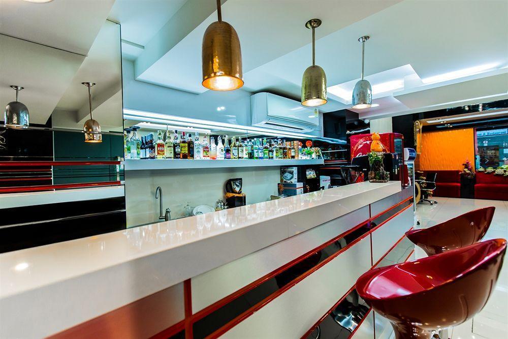 Le Touche Hotel Бангкок Экстерьер фото