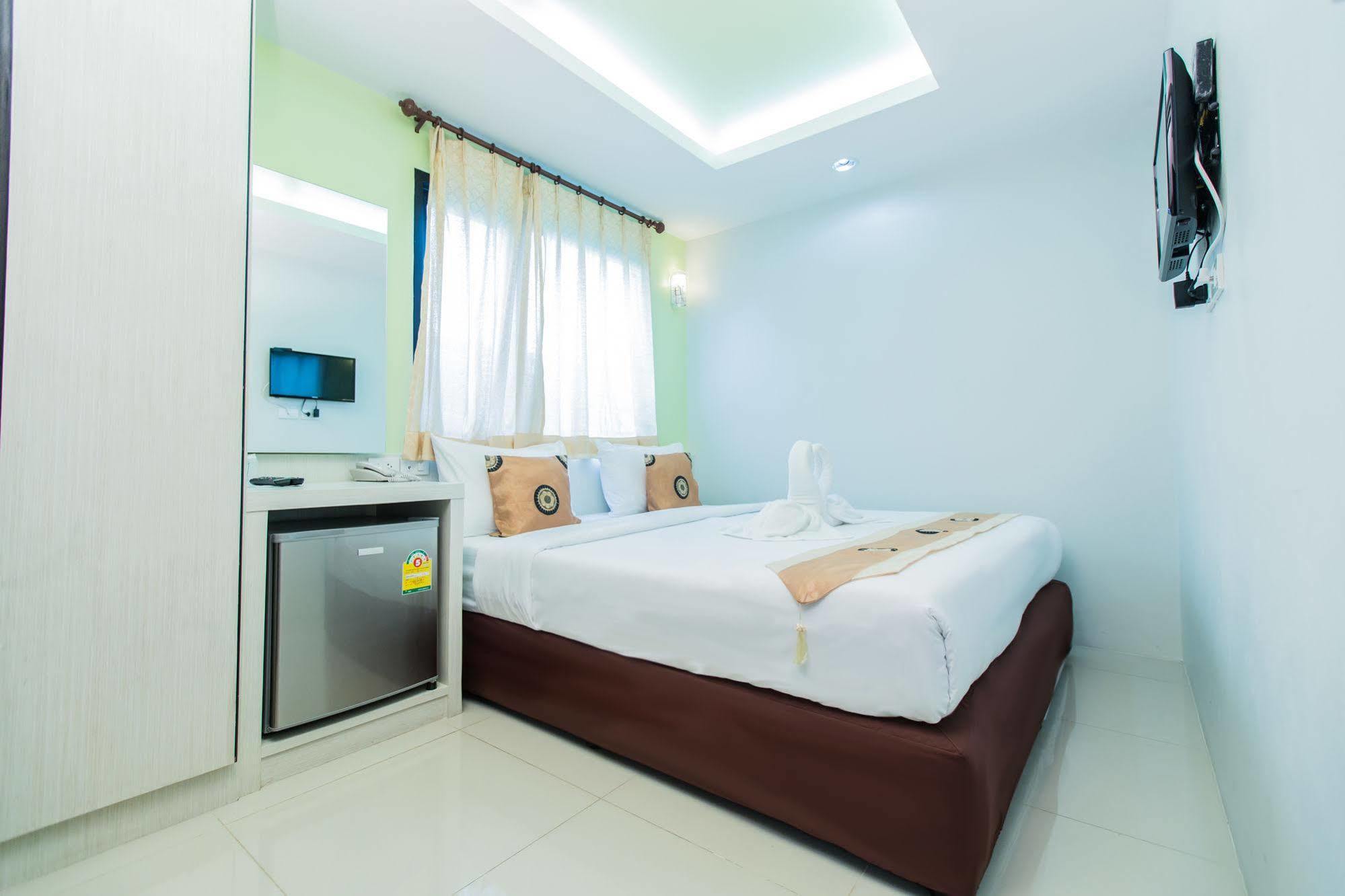 Le Touche Hotel Бангкок Экстерьер фото